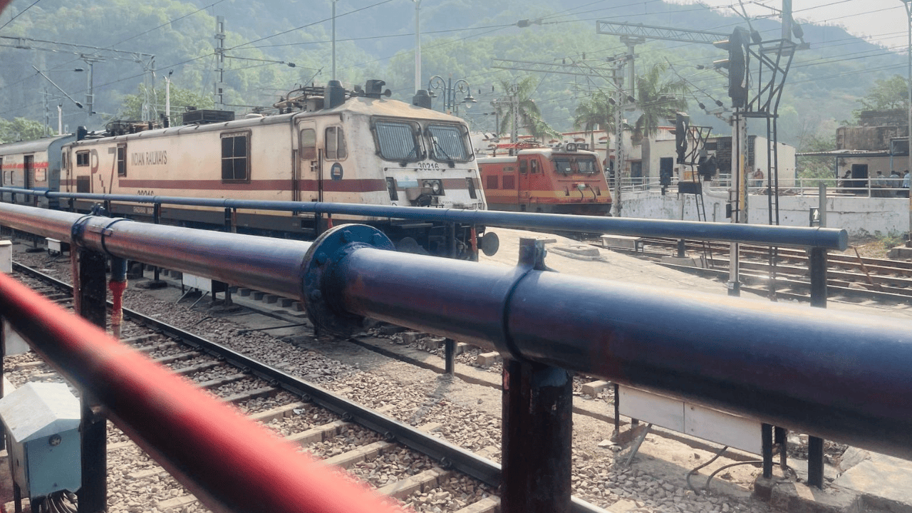 यूपी के इस स्टेशन पर नहीं रुकेंगी ट्रेनें, चार प्रमुख ट्रेनों के रूट में बदलाव