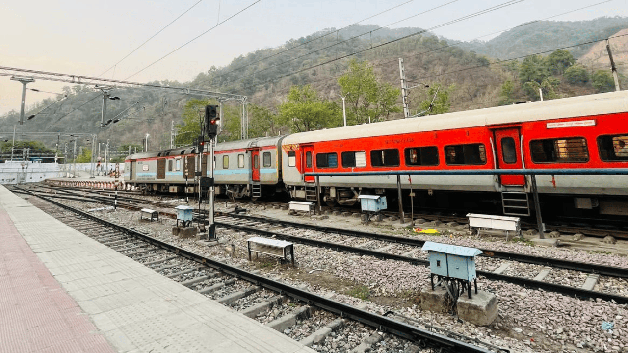 यूपी में इस रूट पर चलेगी स्पेशल ट्रेन, उत्तराखण्ड जाने में होगी आसानी