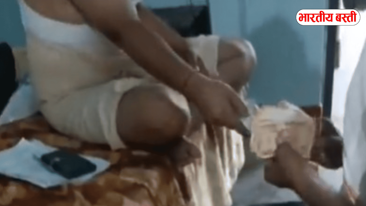 यूपी में 70 हजार की रिश्वत लेते लेखपाल का वीडियो वायरल, SDM ने किया सस्पेंड