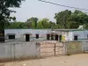 Siddharth Nagar News: स्कूल में मास्साब के आगे सब फेल, दोपहर में ही लग जाता है ताला